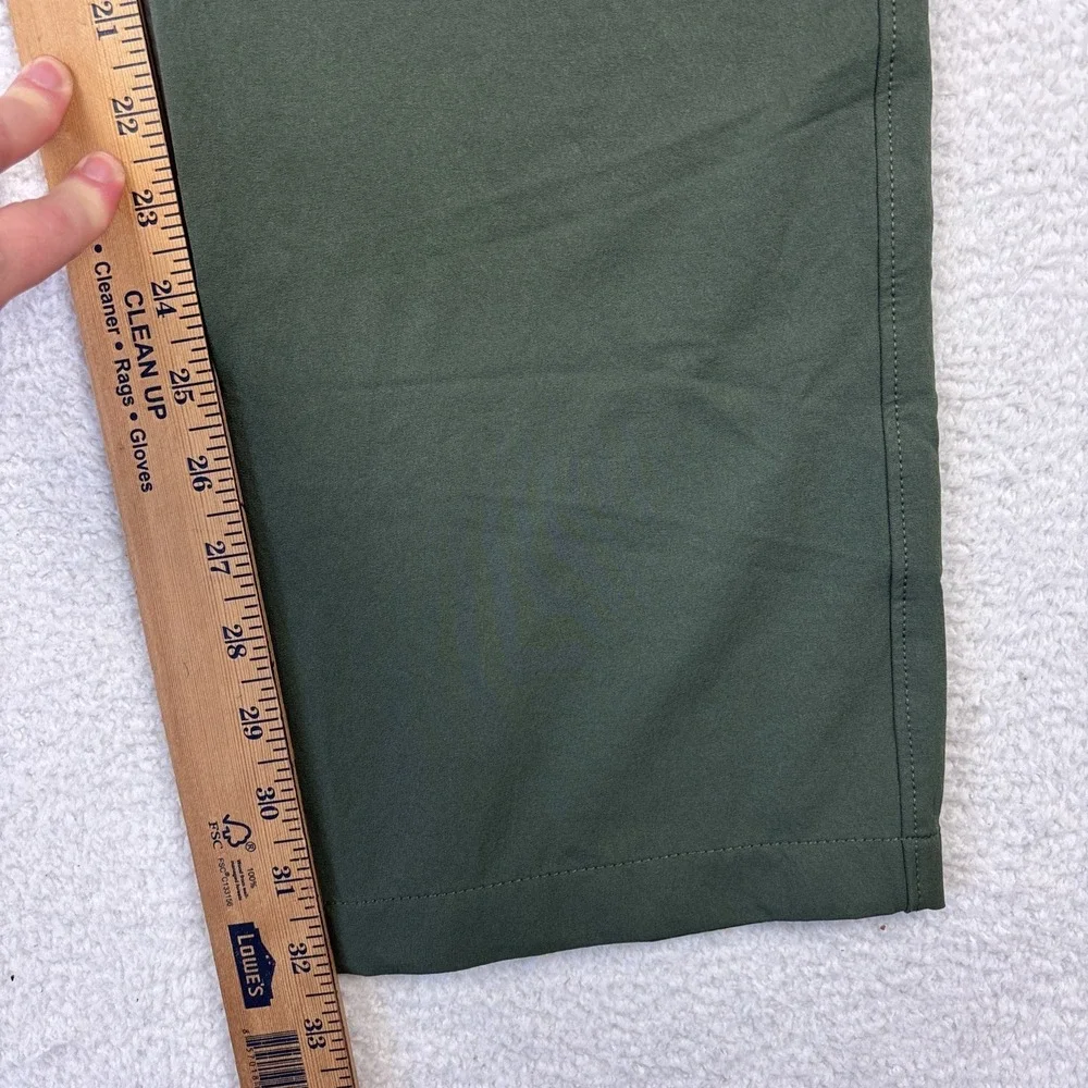 UNDER ARMOUR Mens Performance Golf Pants 34/32 Olive Green Loose Fit Lightweight